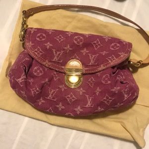 AUTHENTIC small Louis Vuitton purse